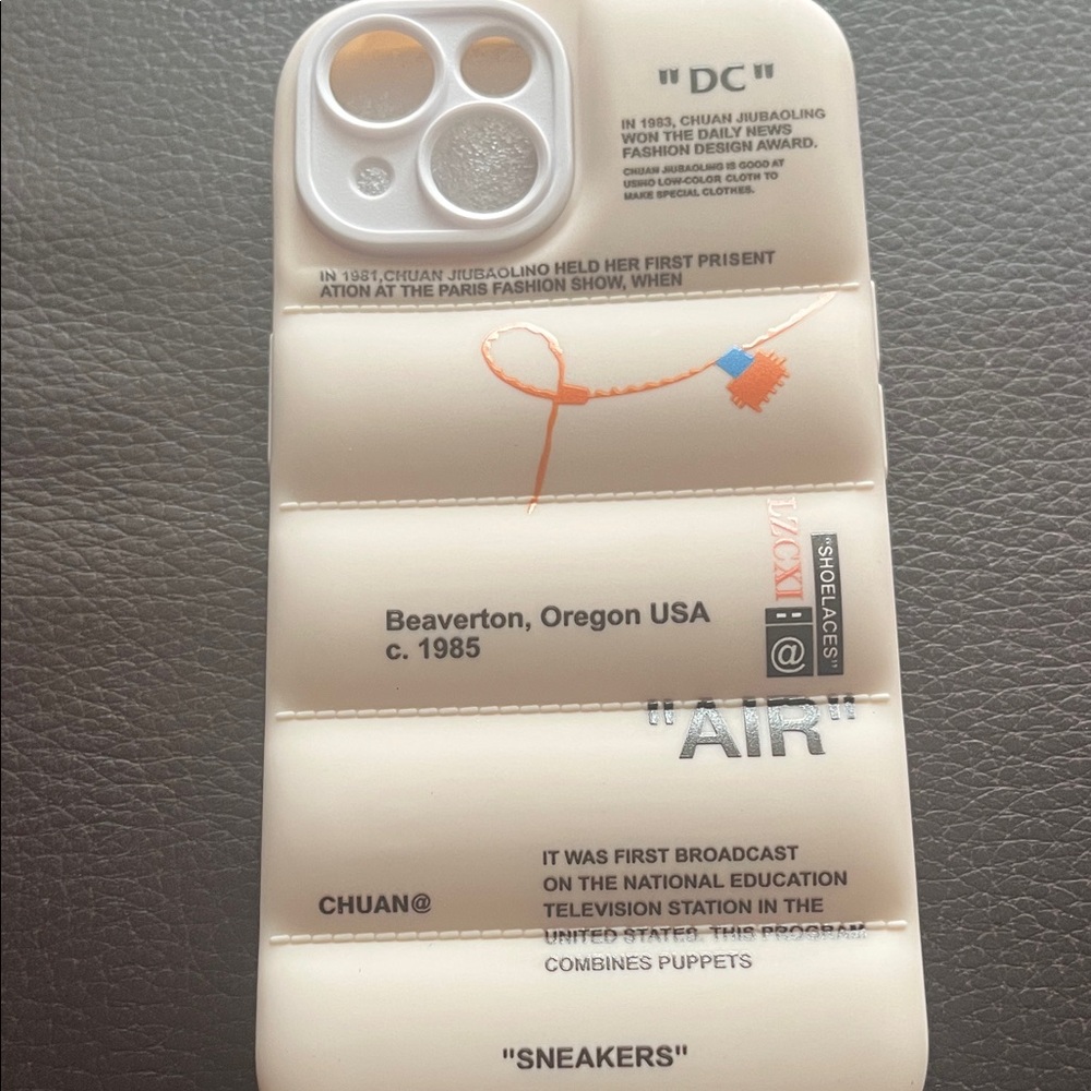 DC Cream Textured Phone Case - Picture 2 of 5